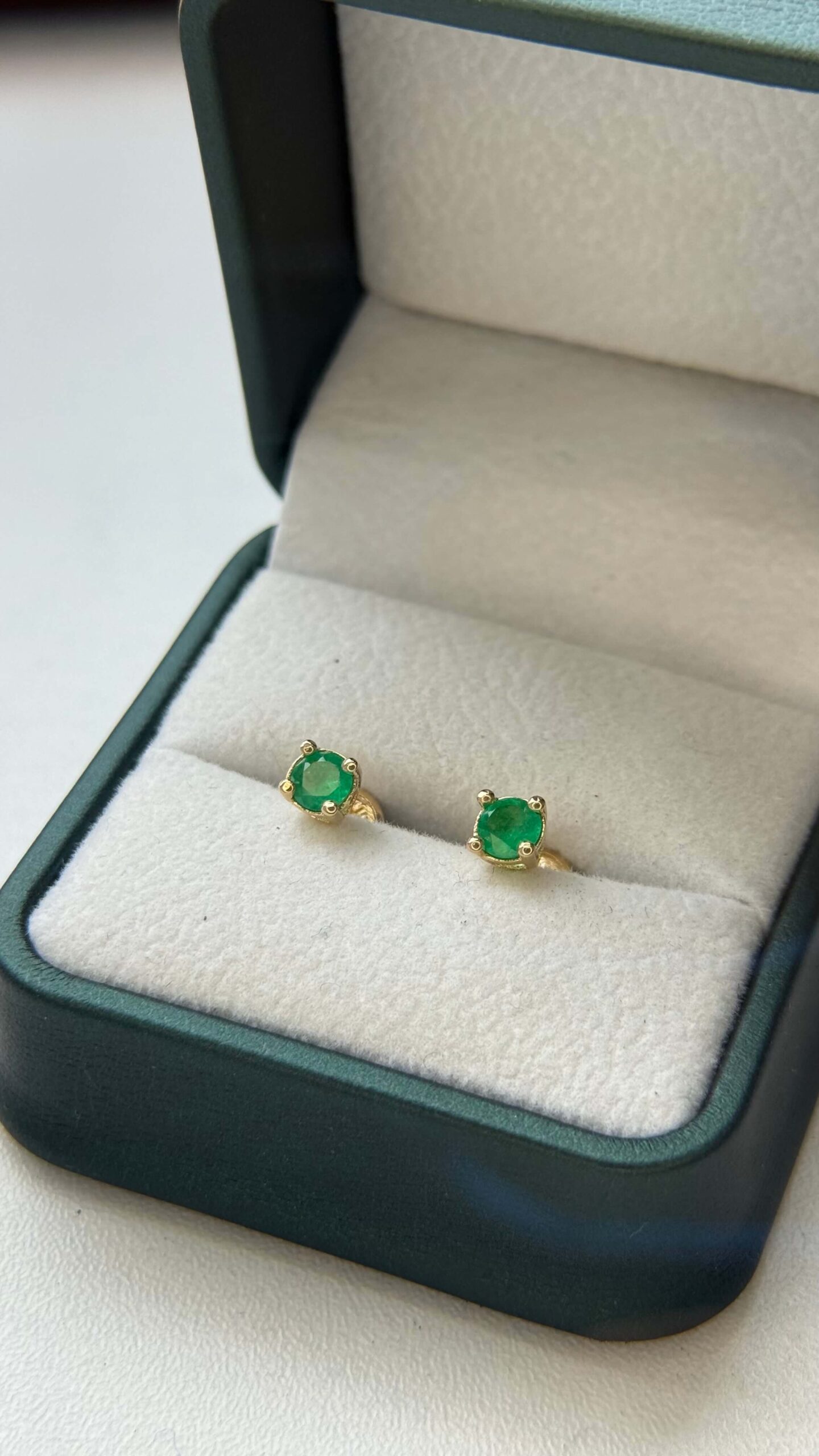Aretes de Esmeralda 4.3mm Ref262002